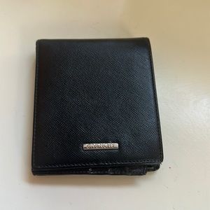 Givenchy wallet in ok condition and very durable. Authentic